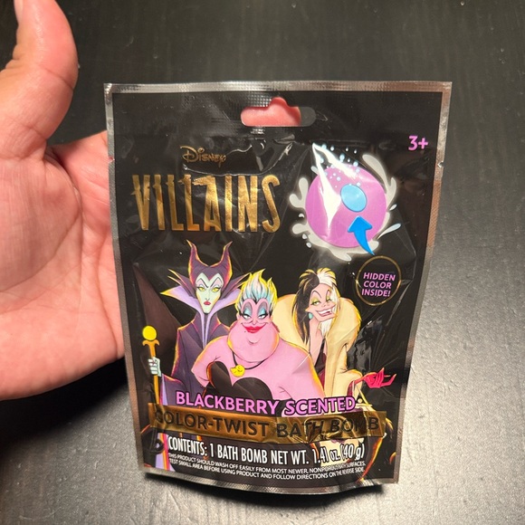 Disney Villains Blackberry Bath Bomb with Color Twist set - Picture 2 of 4